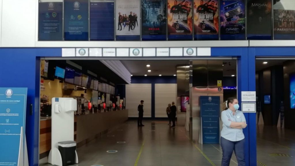 Vuelve el cine: con palomitas, sin estrenos y con la mitad de aforo Vuelve el cine: con palomitas, sin estrenos y con la mitad de aforo
