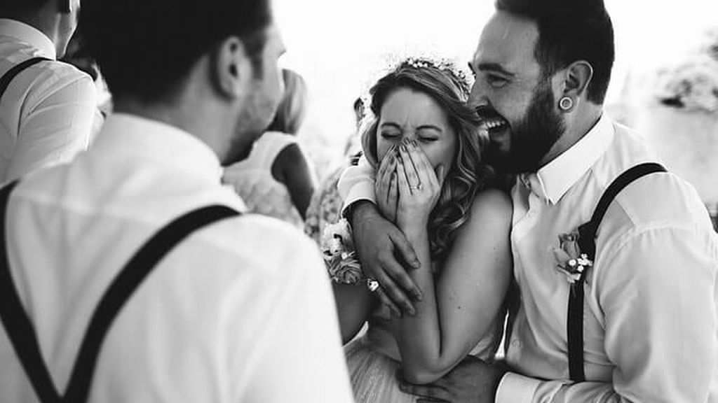 Si te ha tocado dedicarle unas palabras a los recién casados, prepara el discurso antes de la boda.