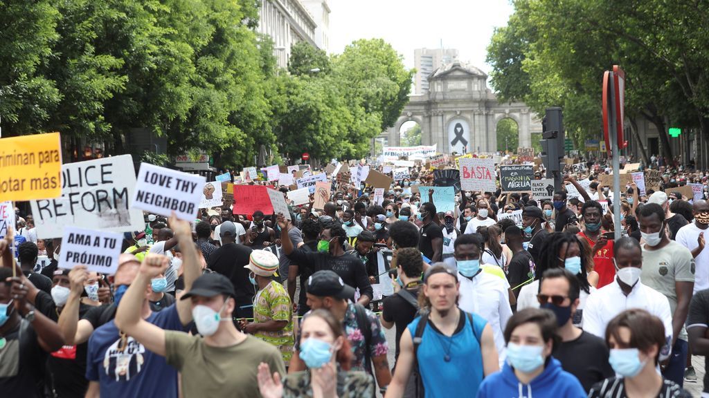 La Delegación de Gobierno de Madrid no actuará contra los organizadores de la manifestación antiracista a pesar de no respetar la distancia de seguridad La Delegación de Gobierno de Madrid no actuará contra los organizadores de la manifestación antiracista a pesar de no respetar la distancia de seguridad