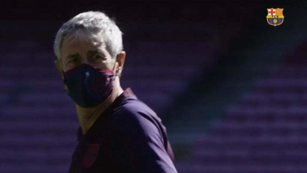 Quique Setién, en el entrenamiento del Barcelona.