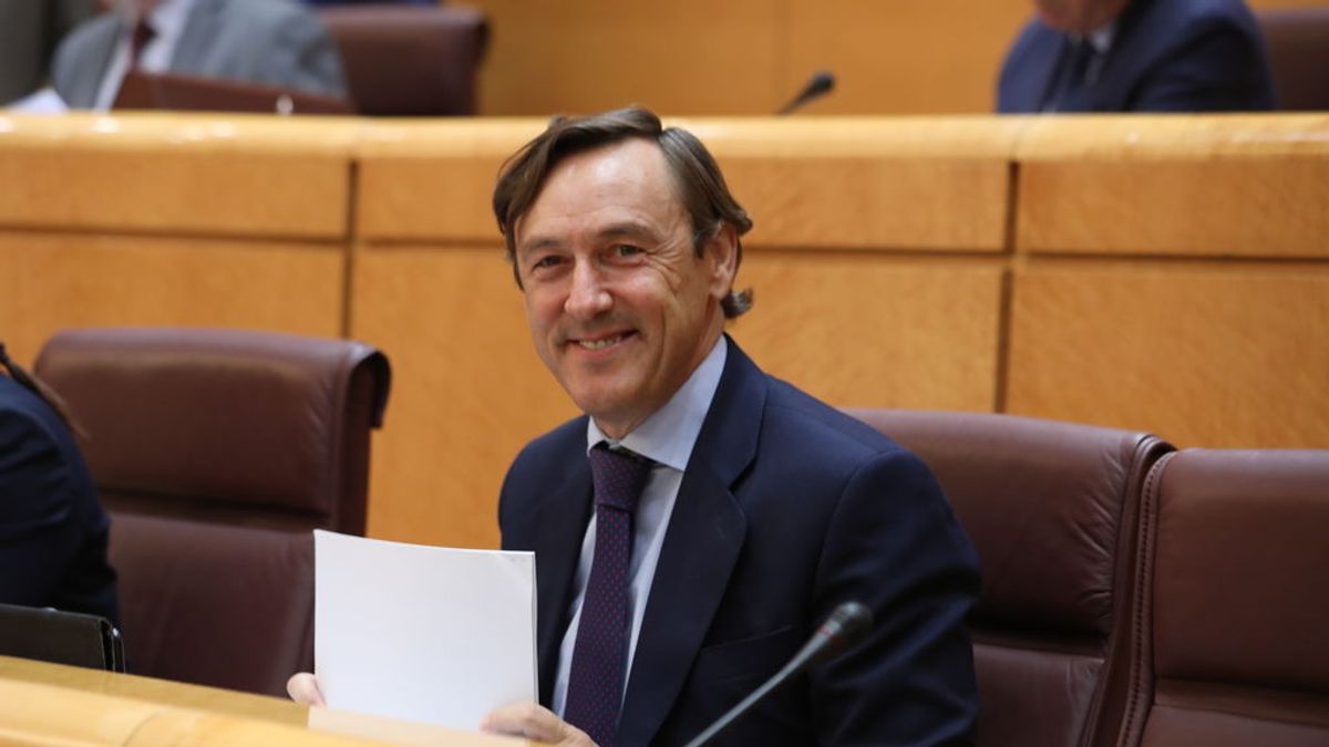 El tono "faltón" de Rafael Hernando contra Pablo Iglesias por la gestión de las residencias: "A ver, Coletas" El tono "faltón" de Rafael Hernando contra Pablo Iglesias por la gestión de las residencias: "A ver, Coletas"