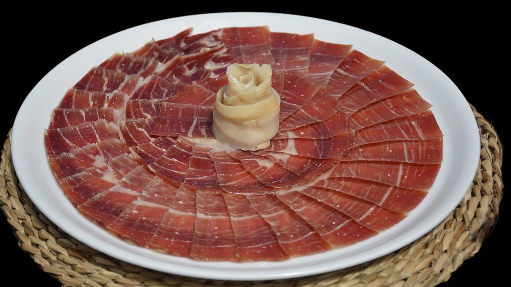 Estos son los beneficios del jamón serrano que te pierdes por no comerlo a menudo