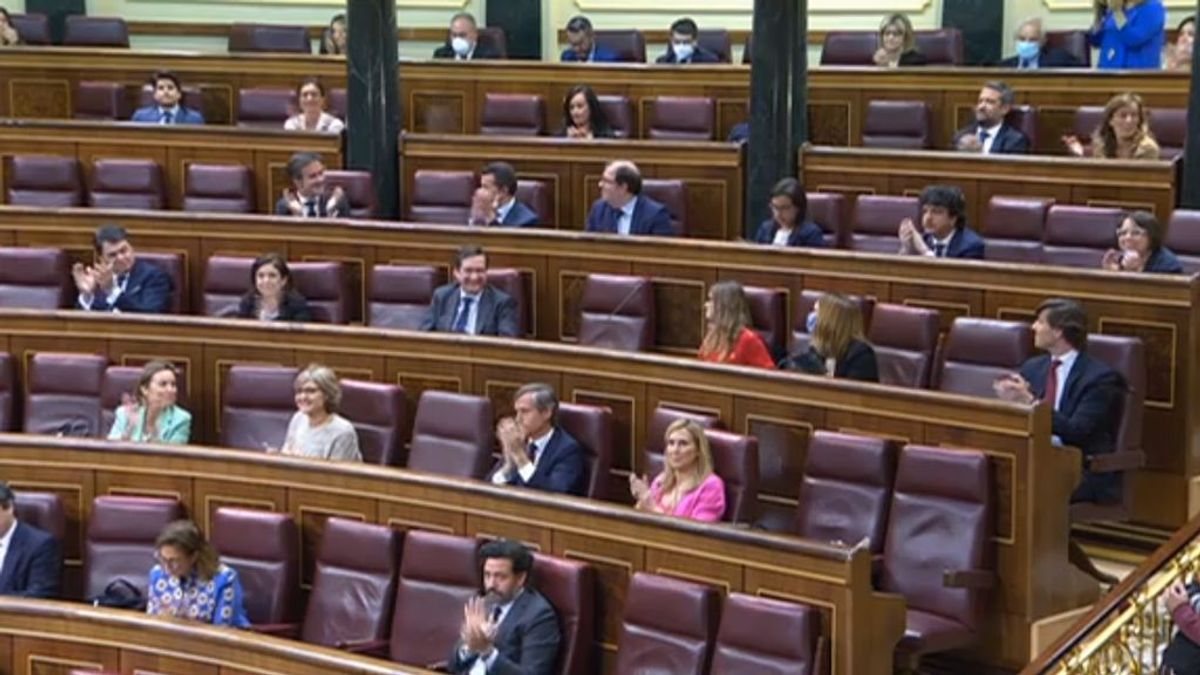 Relax con las mascarillas en el Congreso pero sin rebajar una tensión  guerracivilista