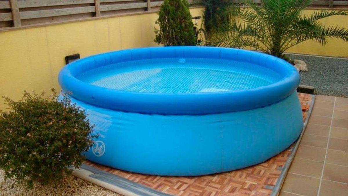 Los riesgos de poner una piscina hinchable en tu terraza o azotea