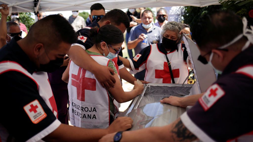 385 médicos y enfermeras muertos en México por coronavirus y más de 26.000 infectados 385 médicos y enfermeras muertos en México por coronavirus y más de 26.000 infectados