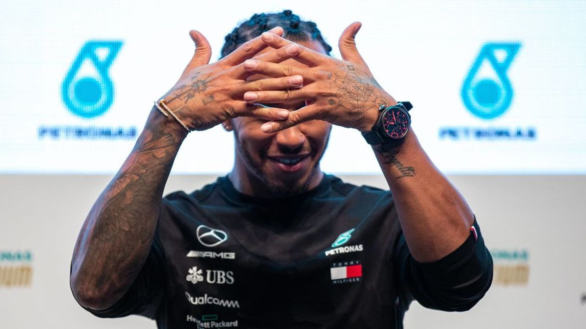 Lewis Hamilton: "El mundo ha abierto los ojos a la realidad del racismo actual, pero aún quedan muchos cambios por hacer" Lewis Hamilton: "El mundo ha abierto los ojos a la realidad del racismo actual, pero aún quedan muchos cambios por hacer"