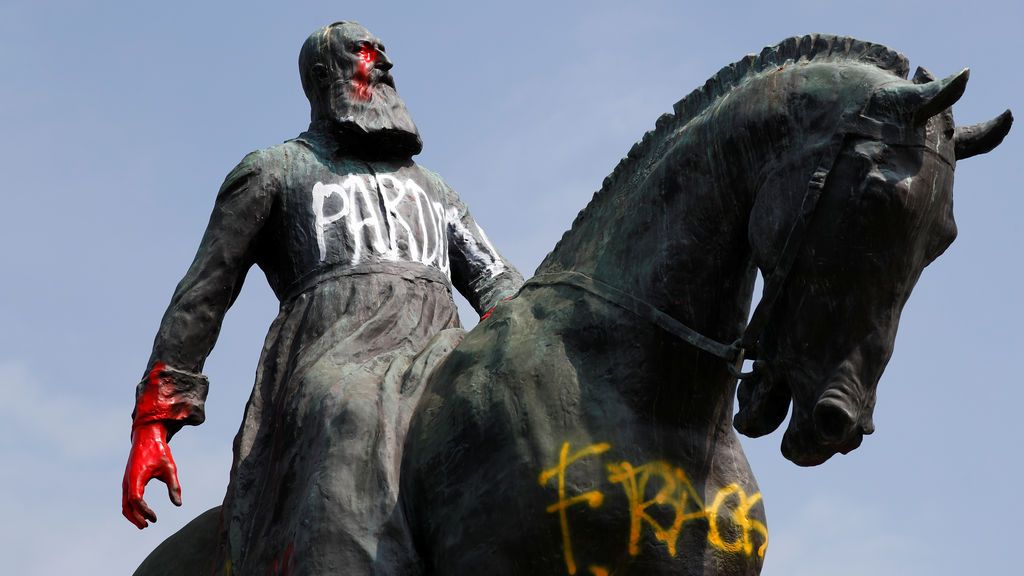 La estatua de Leopoldo II, dañada en las protestas