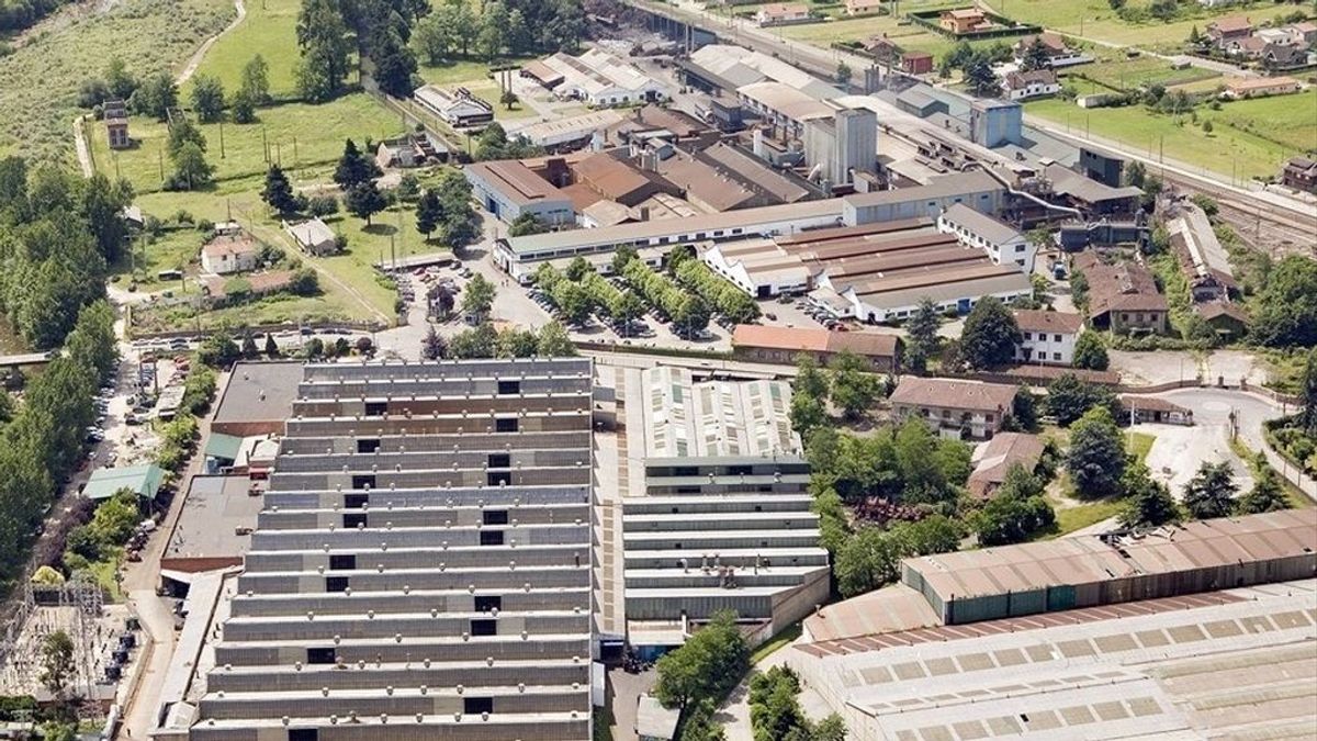 El comité rechaza el plan de Nissan de "rebajas salariales del 40%" en Cantabria El comité rechaza el plan de Nissan de "rebajas salariales del 40%" en Cantabria