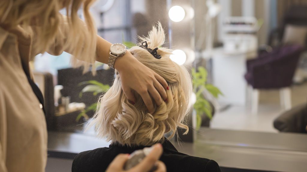 "Miro el peine al salir de la ducha y es alarmante": por qué se cae más el pelo tras el confinamiento