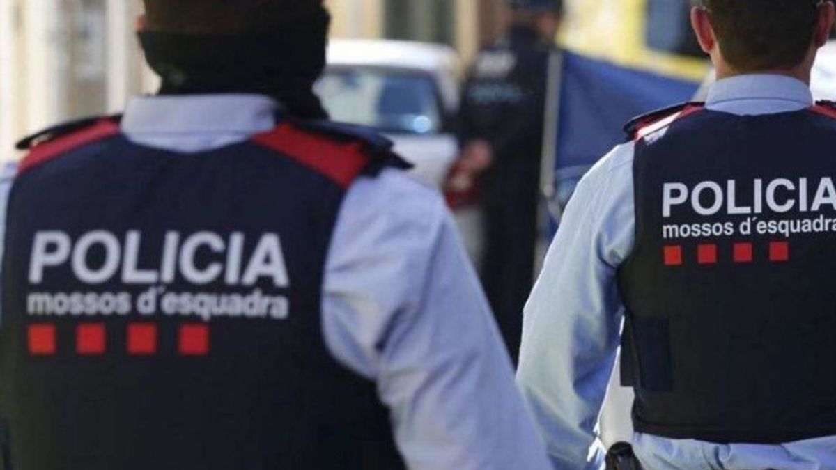 Un joven de 28 años apuñala y hiere gravemente a su compañera de piso en Girona Un joven de 28 años apuñala y hiere gravemente a su compañera de piso en Girona