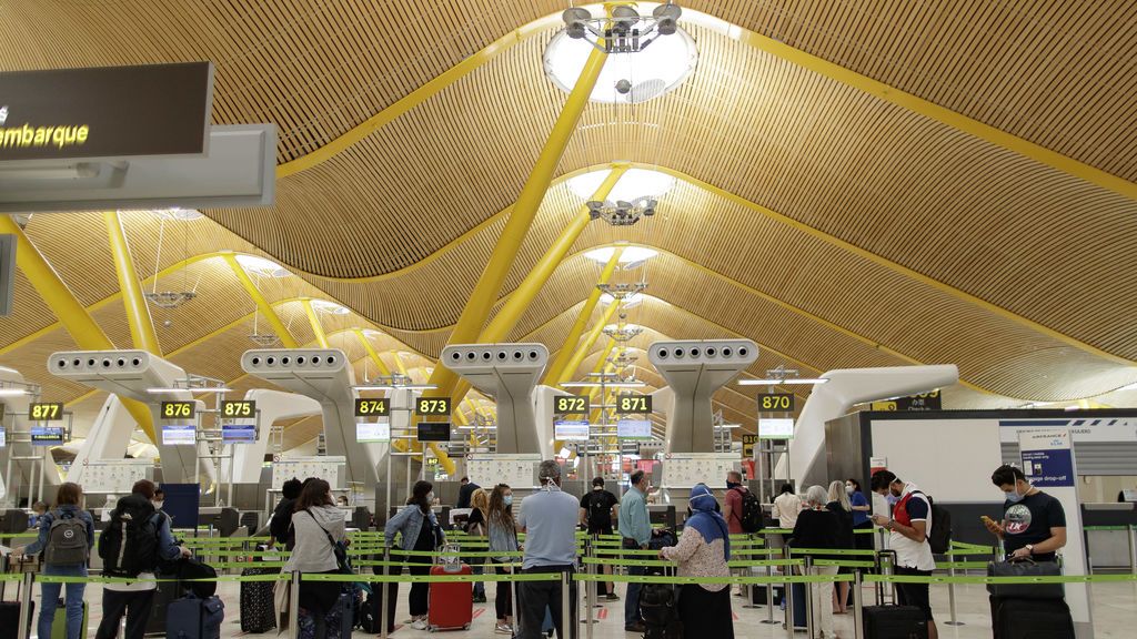 Todos los aeropuertos de AENA instalan cámaras de temperatura y registros digitales para viajeros internacionales Todos los aeropuertos de AENA instalan cámaras de temperatura y registros digitales para viajeros internacionales