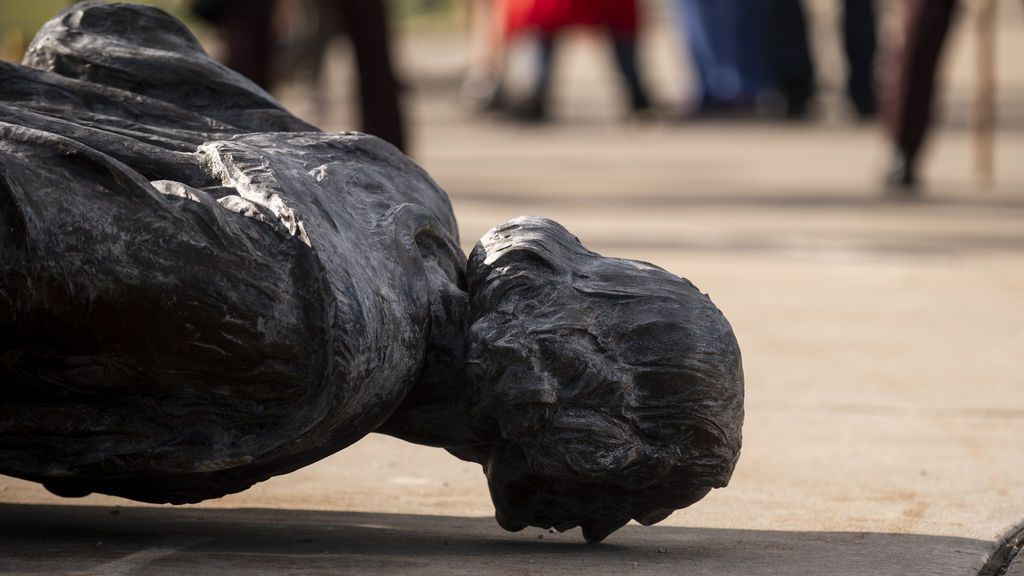 Vandalizan varias estatuas de Cristóbal Colón durante las protestas raciales en EE.UU. Vandalizan varias estatuas de Cristóbal Colón durante las protestas raciales en EE.UU.