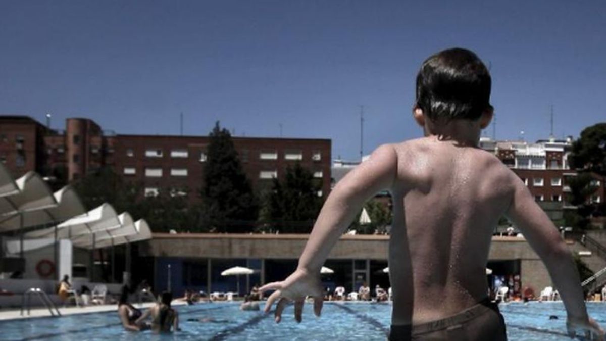 Muere un niño de tres años ahogado en Alicante al caer accidentalmente a una piscina