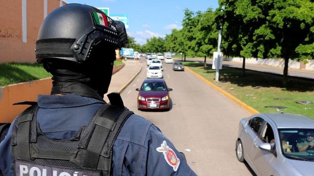 Detienen en México a una joven que se drogaba con su bebé en brazos Detienen en México a una joven que se drogaba con su bebé en brazos