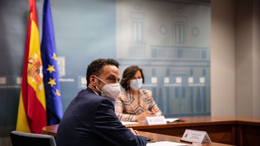 Reunión de Edmundo Bal y Carmen Calvo en el Congreso Reunión de Edmundo Bal y Carmen Calvo en el Congreso