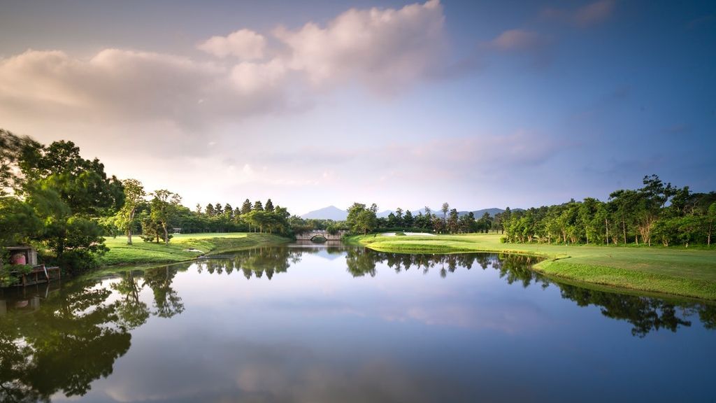 Cinco campos de golf en España donde practicar tu deporte favorito