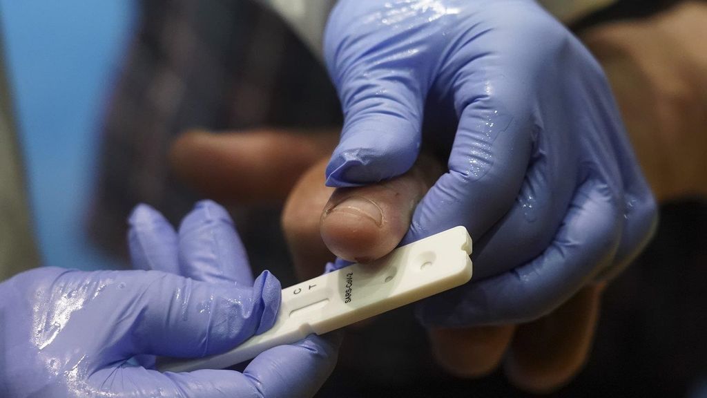 Detenido a un empresario de Granada por vender test de detección del coronavirus sin homologar Detenido a un empresario de Granada por vender test de detección del coronavirus sin homologar