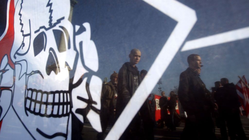 Portugal sienta en el banquillo a 27 neonazis por homicidio y delitos de odio Portugal sienta en el banquillo a 27 neonazis por homicidio y delitos de odio