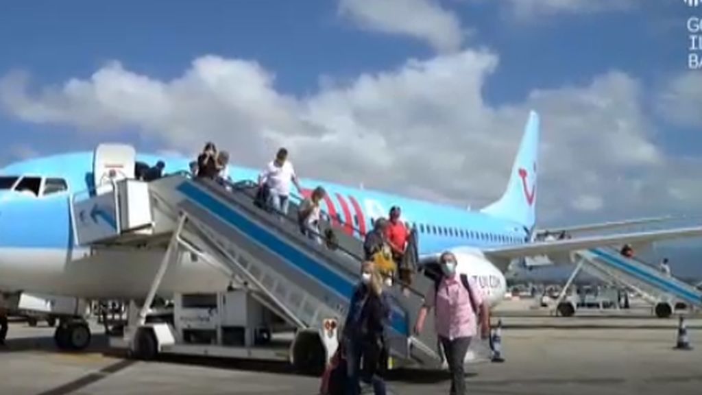 El avión de turistas más esperado llega a España