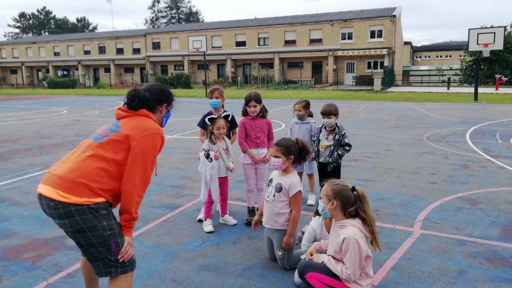 Se priorizan los juegos al aire libre para minimizar los riesgos