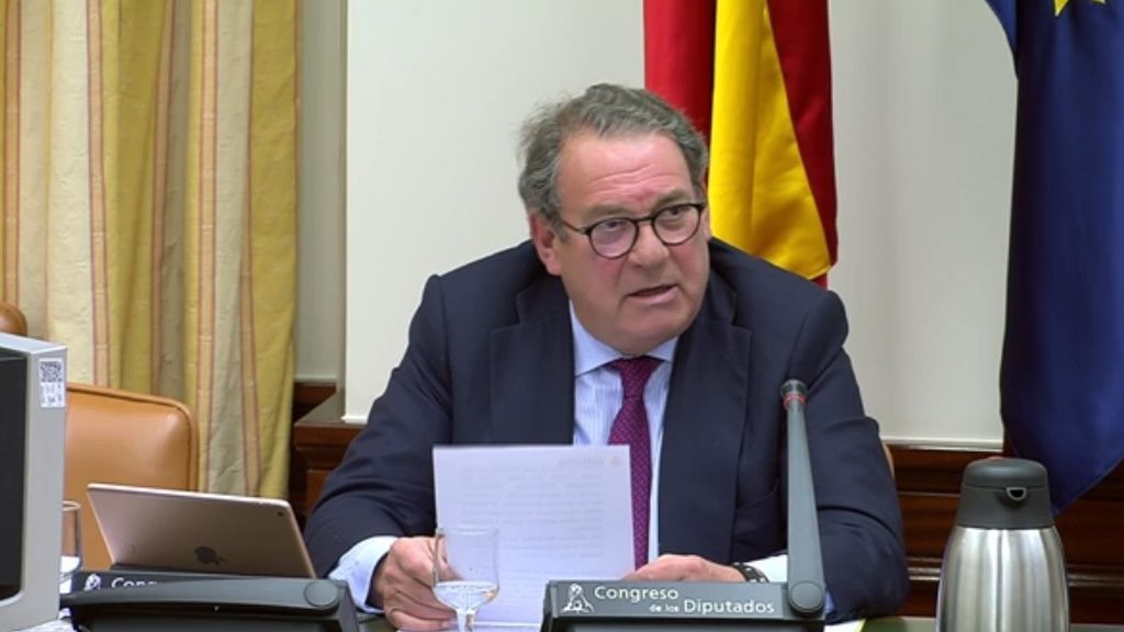 El sector turístico tacha de "espectáculo bochornoso" la comisión para la Reconstrucción El sector turístico tacha de "espectáculo bochornoso" la comisión para la Reconstrucción