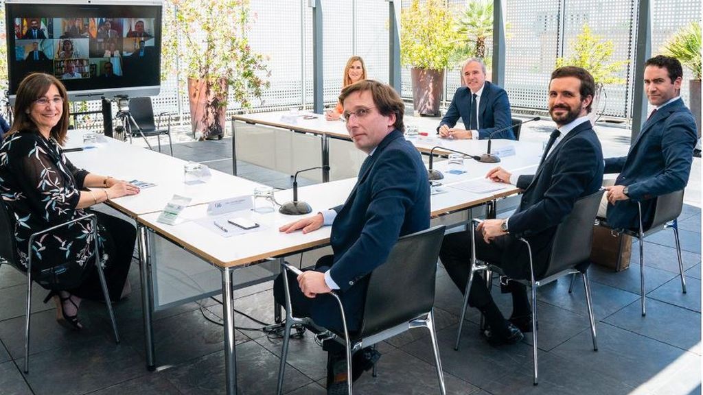 Casado avisa: no apoyarán un nuevo estado de alarma si hay rebrote y ofrece pactar un 'plan B ' jurídico Casado avisa: no apoyarán un nuevo estado de alarma si hay rebrote y ofrece pactar un 'plan B ' jurídico