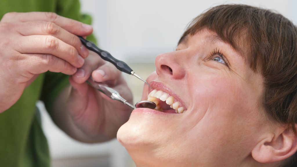 Encías inflamadas durante el embarazo, ¿es normal?