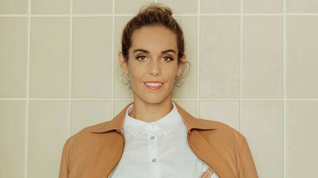 Ona Carbonell posa en la playa en su séptimo mes de embarazo: "Qué poco te queda"