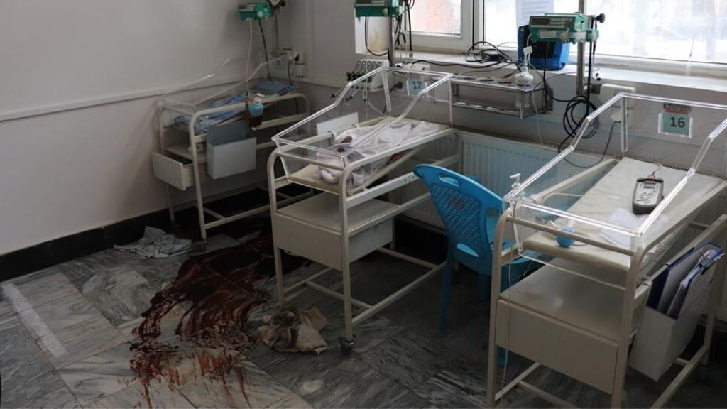 Médicos Sin Fronteras abandona la maternidad de Kabul tras el atentado que mató a 25 personas Médicos Sin Fronteras abandona la maternidad de Kabul tras el atentado que mató a 25 personas