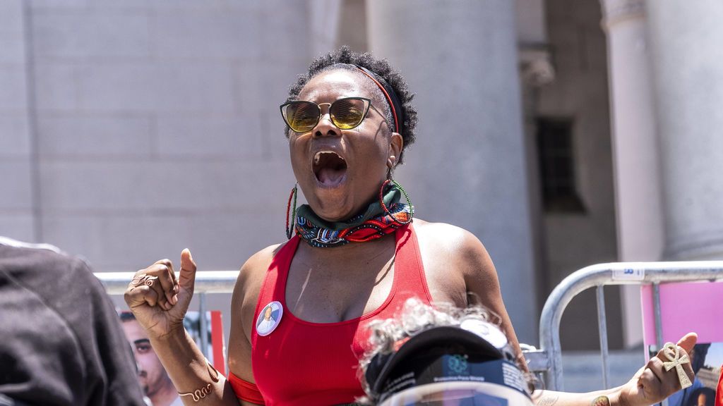 ''Lose yo job', la frase de una detenida pasa a ser un himno de las manifestaciones contra el racismo ''Lose yo job', la frase de una detenida pasa a ser un himno de las manifestaciones contra el racismo