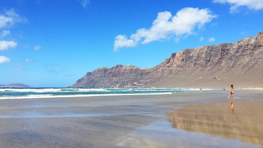 La playa de Famara, en Lanzarote.