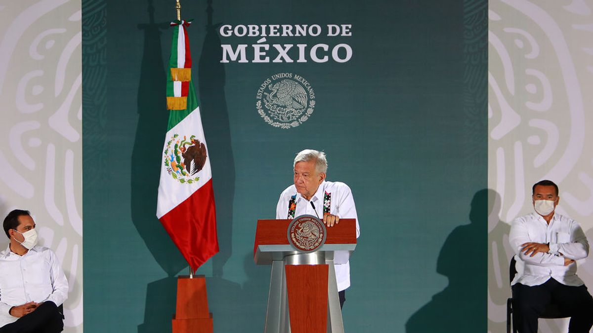 El presidente de México acusa a Iberdrola de "saqueo" y advierte que pondrá orden en el sector eléctrico El presidente de México acusa a Iberdrola de "saqueo" y advierte que pondrá orden en el sector eléctrico