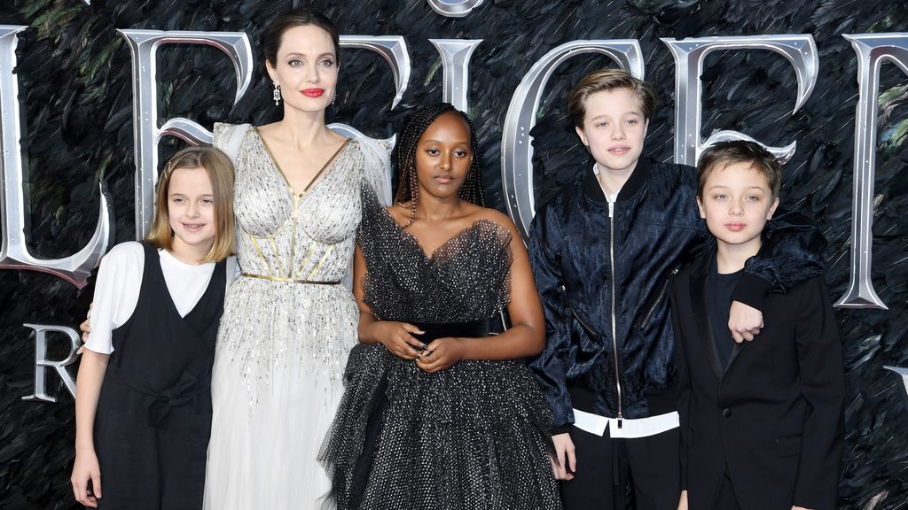 Angelina Jolie junto a su familia