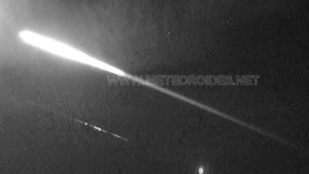 Detectan una bola de fuego sobrevolando el sur de España a 54.000 kilómetros por hora Detectan una bola de fuego sobrevolando el sur de España a 54.000 kilómetros por hora