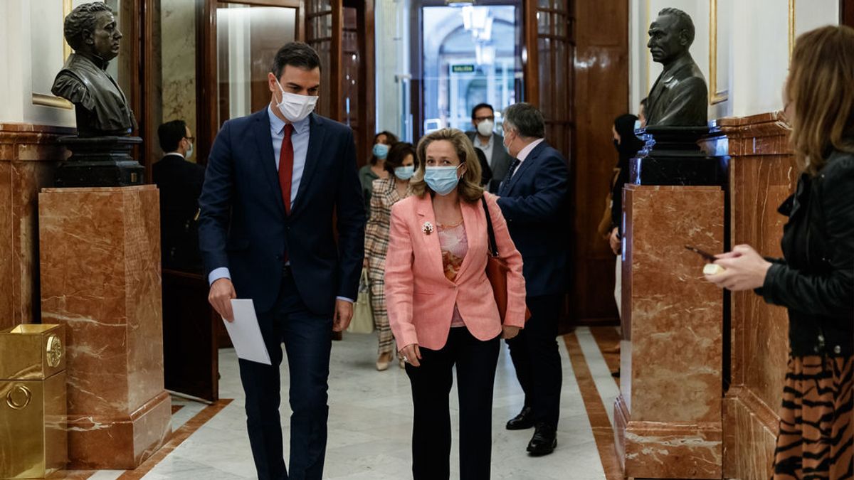 Calviño constata un "cambio de tendencia" y dice que la recuperación económica "ya se ha iniciado" Calviño constata un "cambio de tendencia" y dice que la recuperación económica "ya se ha iniciado"