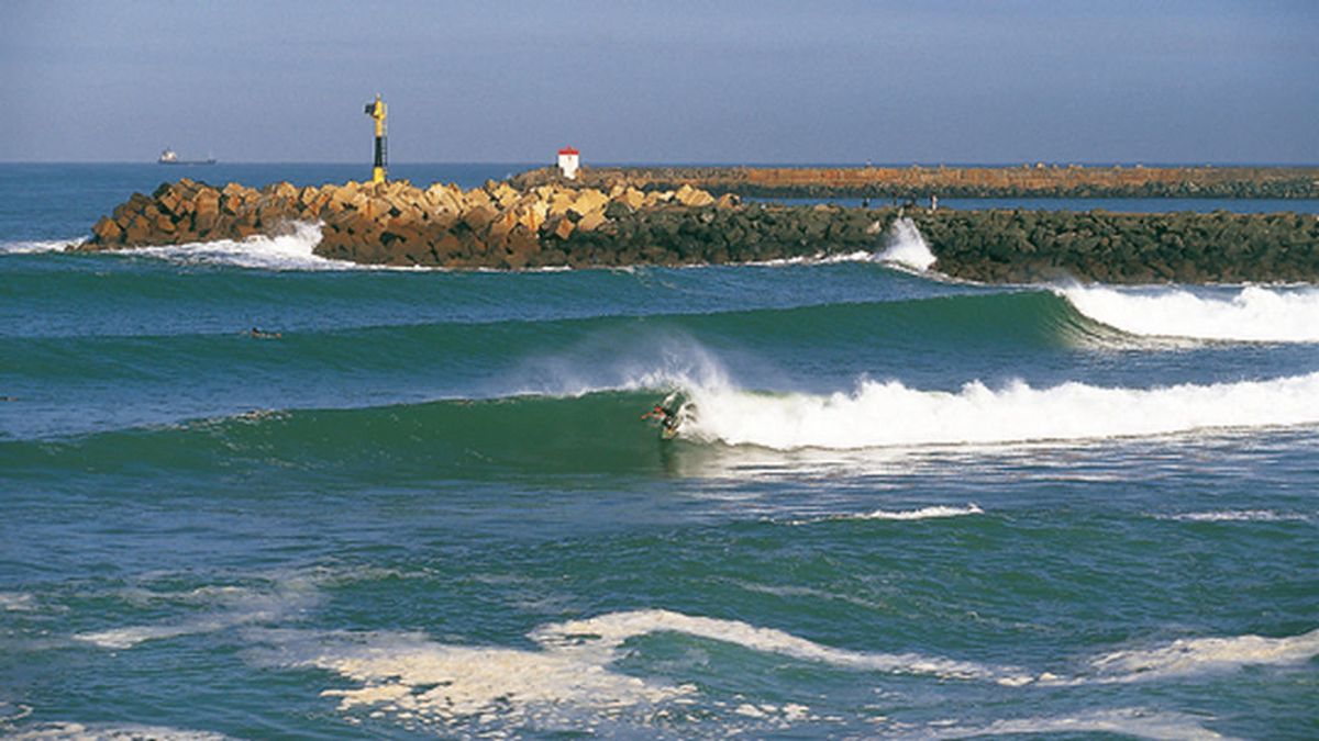 Mejores playas para hacer surf en el País Vasco