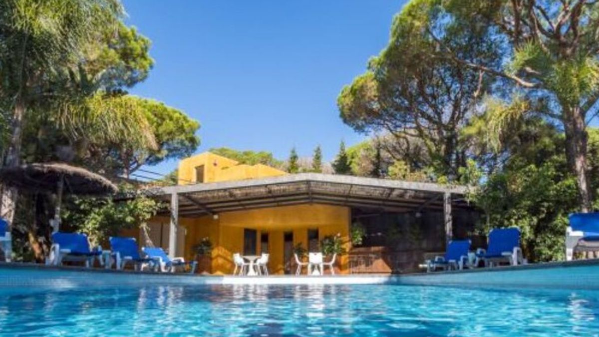 El miedo a las aglomeraciones dispara la reserva de chalés con piscina para las vacaciones El miedo a las aglomeraciones dispara la reserva de chalés con piscina para las vacaciones