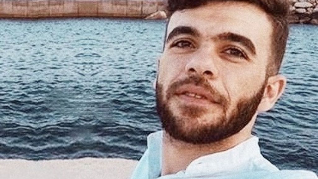 "Me daba miedo no integrarme en España y tener que cambiar": la historia de Mouaz, un joven que huyó de la guerra civil siria