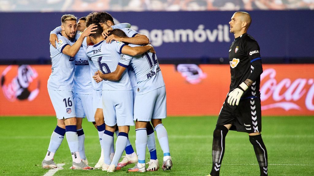 Los jugadores del Atlético celebran uno de los goles.