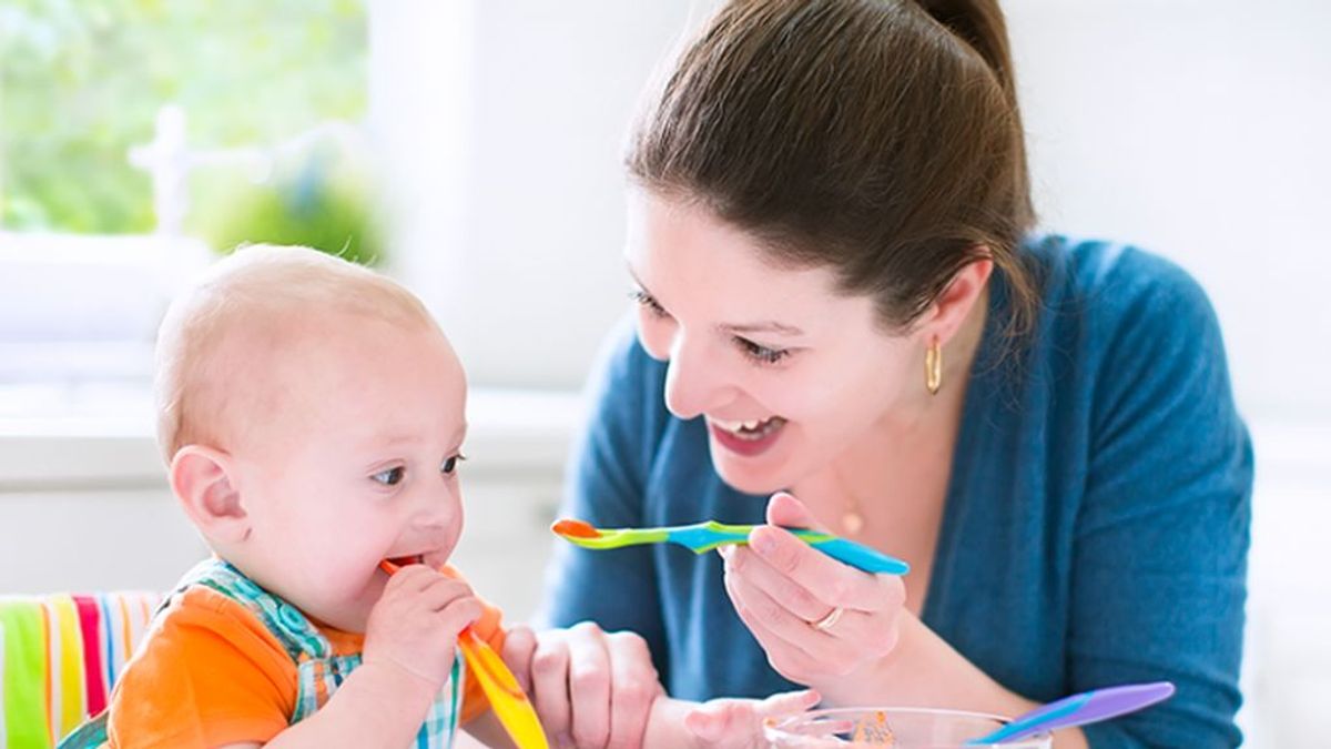 Tips para introducir la primera papilla de frutas a tu bebé.