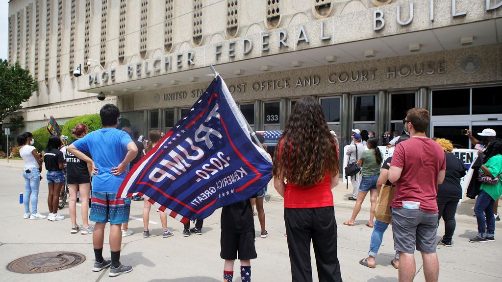 Trump anuncia que no habrá toque de queda durante sus actos de campaña en la ciudad de Tulsa Trump anuncia que no habrá toque de queda durante sus actos de campaña en la ciudad de Tulsa