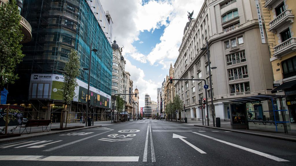 Imagen de la Gran Vía de Madrid vacia durante la pandemia de coronavuris