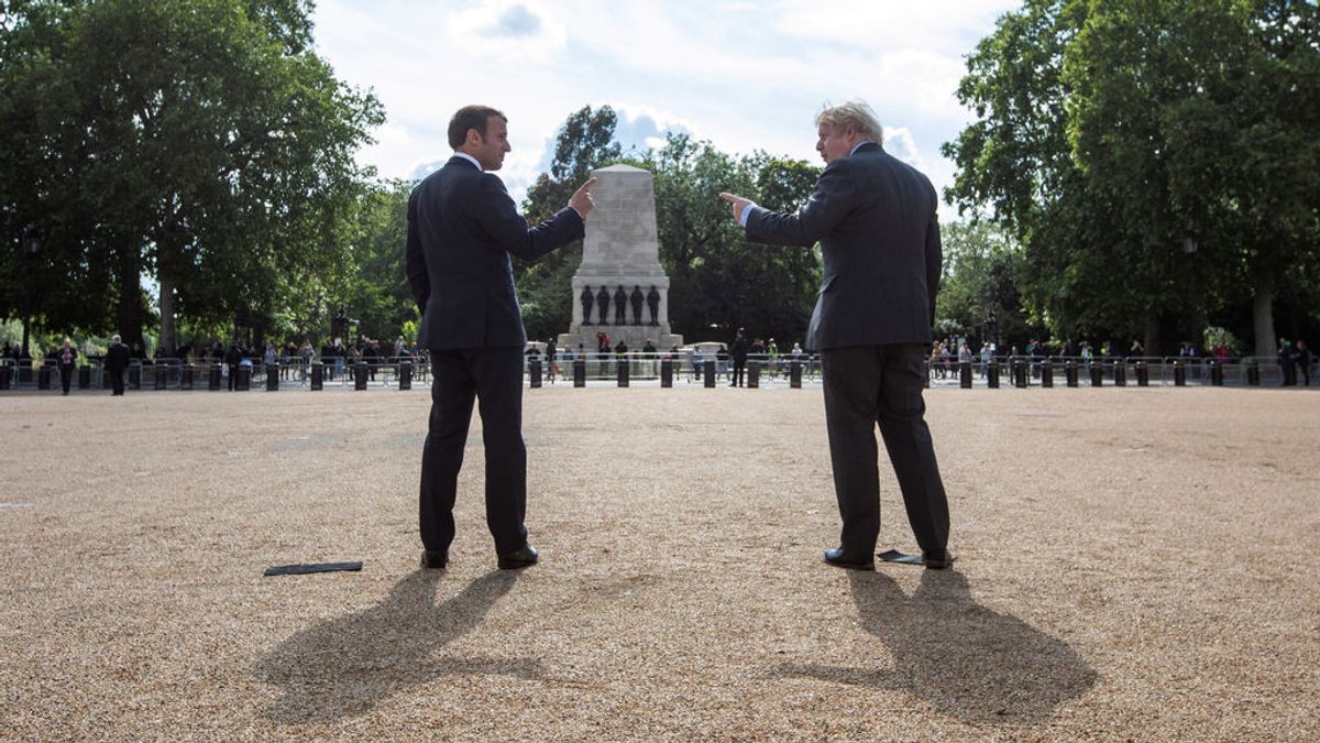Johnson y Macron, bajo la alargada sombra de Churchill y De Gaulle en tiempos de guerra contra el virus