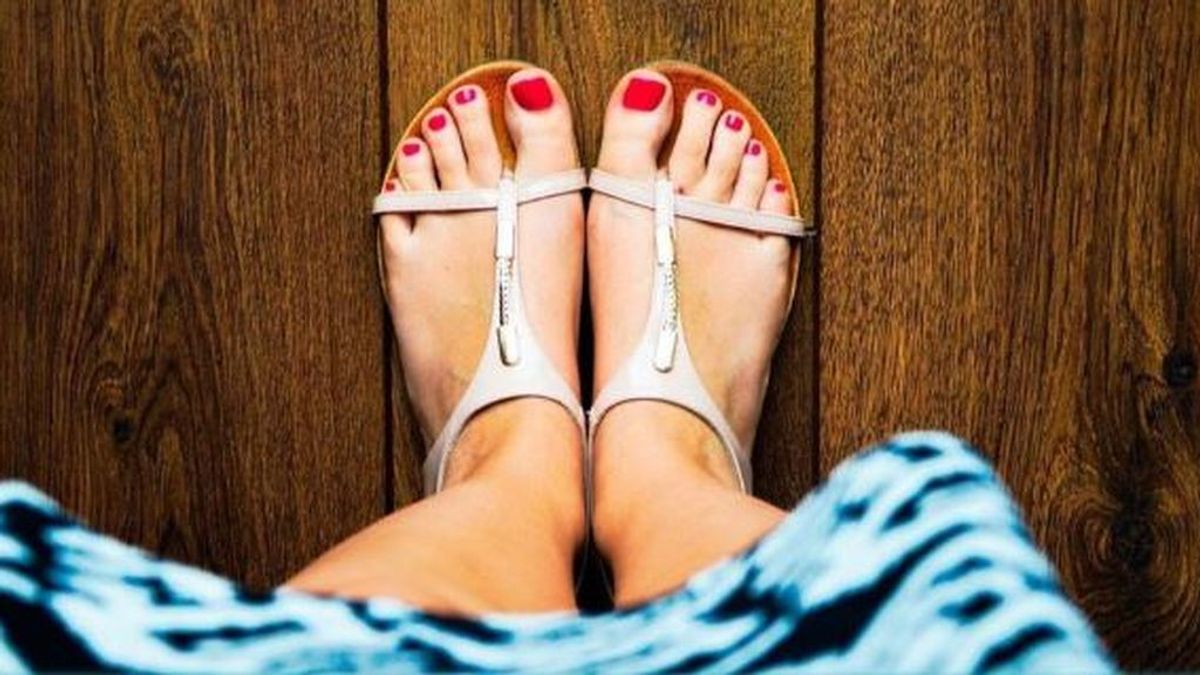 No, el coronavirus no entra por los pies: este verano puedes usar sandalias sin temor al contagio