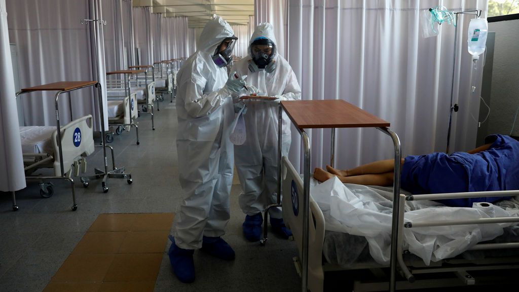 La OMS advierte de que a “pandemia se está acelerando” y se ha registrado el récord de contagios en un día: 150.000 La OMS advierte de que a “pandemia se está acelerando” y se ha registrado el récord de contagios en un día: 150.000