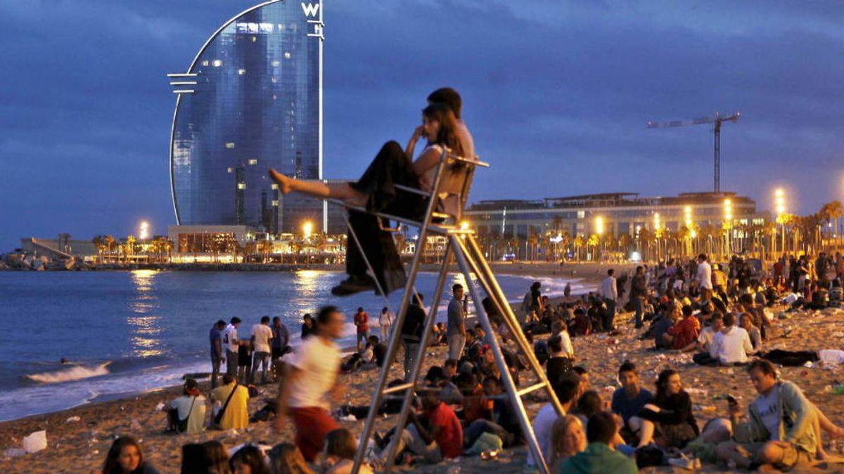 Gobierno catalán recomienda cerrar playas por las hogueras de San Juan y celebrarla en grupos de hasta 20