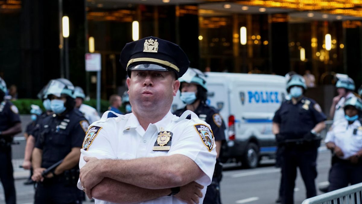 Mucha policía, poca diversión: de la rabia punk a la presión para las reformas policiales