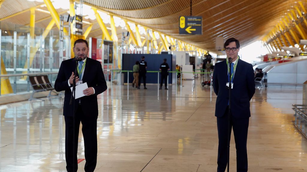 Illa y Ábalos supervisan las medidas de seguridad impuestas en el Aeropuerto Adolfo Suárez Madrid-Barajas