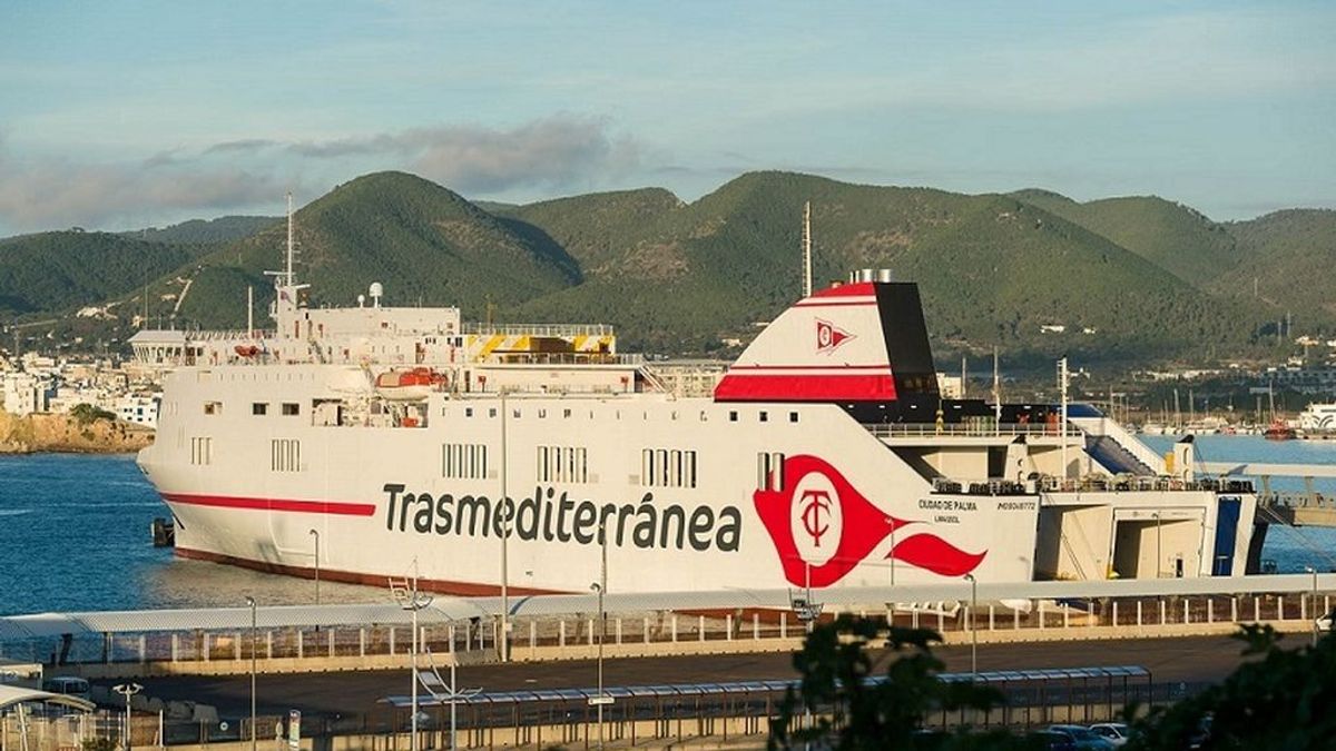 Muere un tripulante y heridos otros dos tras un accidente en labores de carga y descarga de un buque en Tenerife