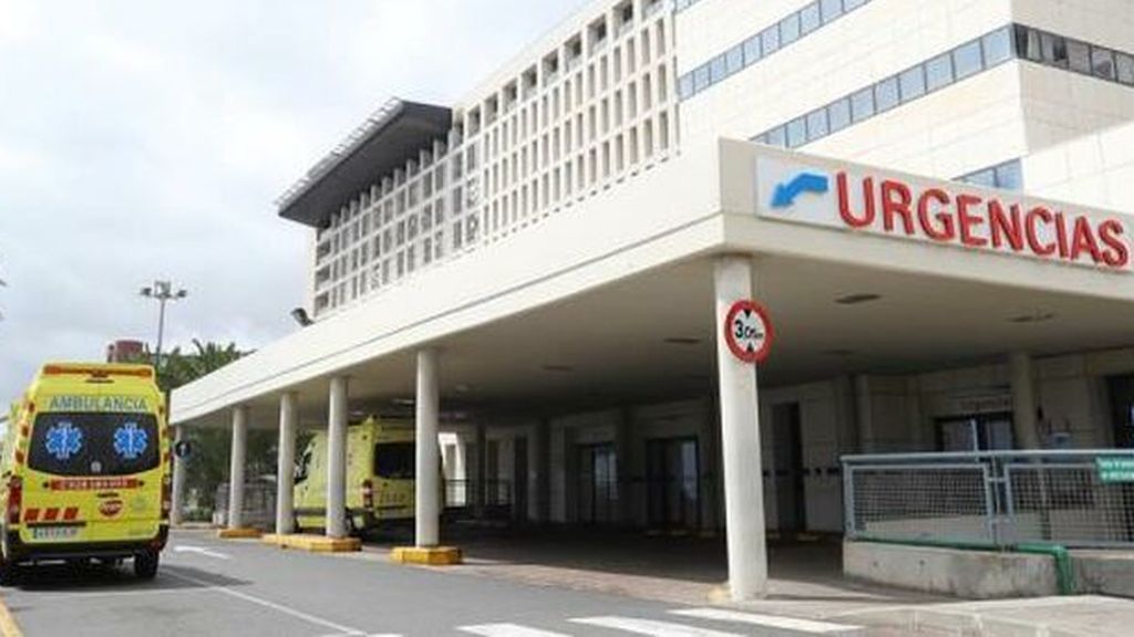 Un paciente del Hospital Insular de Gran Canaria agrede a puñetazos una trabajadora de la limpieza Un paciente del Hospital Insular de Gran Canaria agrede a puñetazos una trabajadora de la limpieza